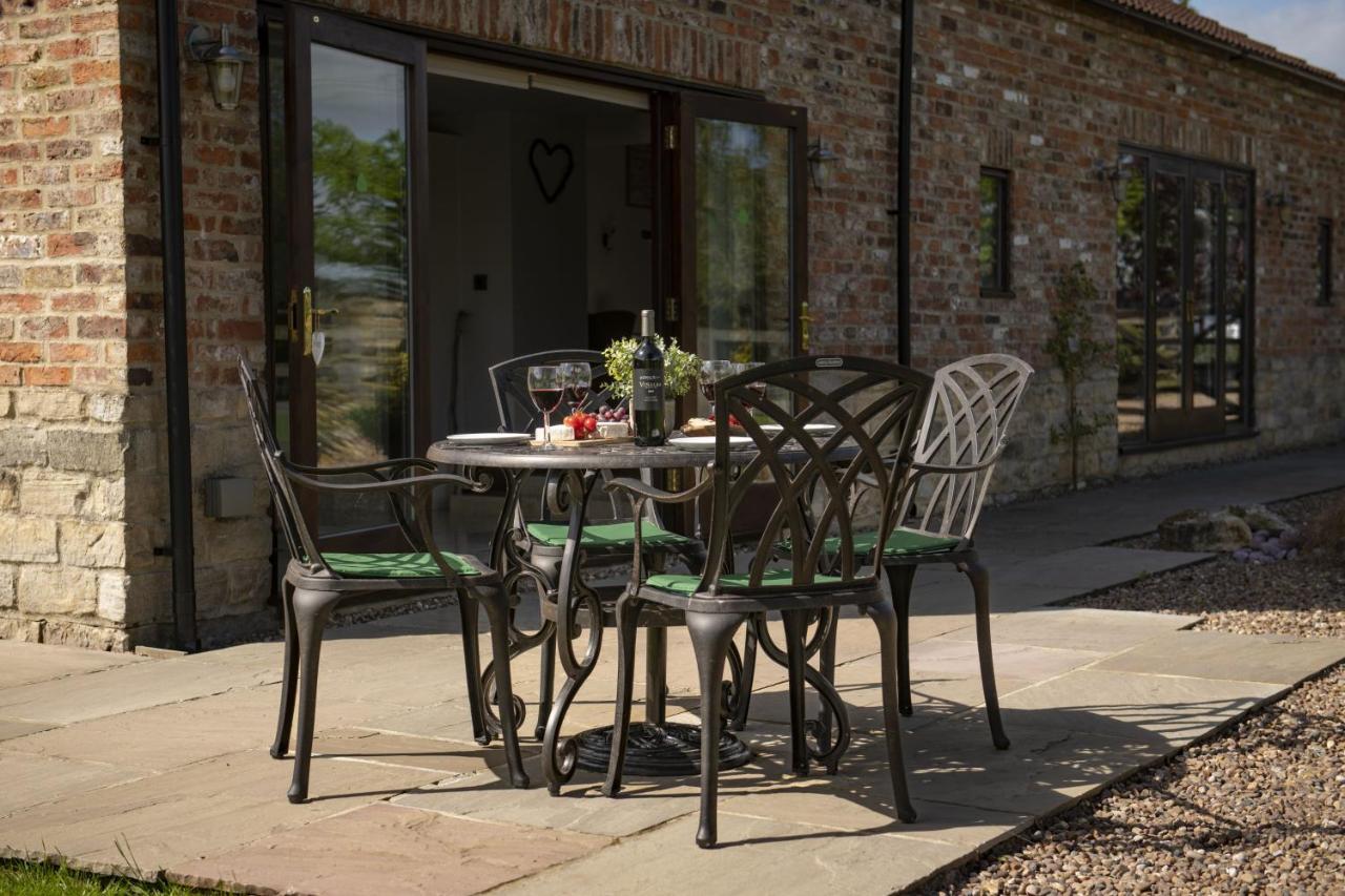 Tockwith Lodge Barn - York — Photos 1